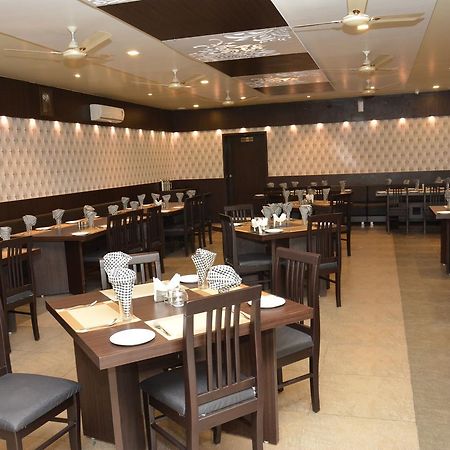 Hotel Darshan Rājula エクステリア 写真