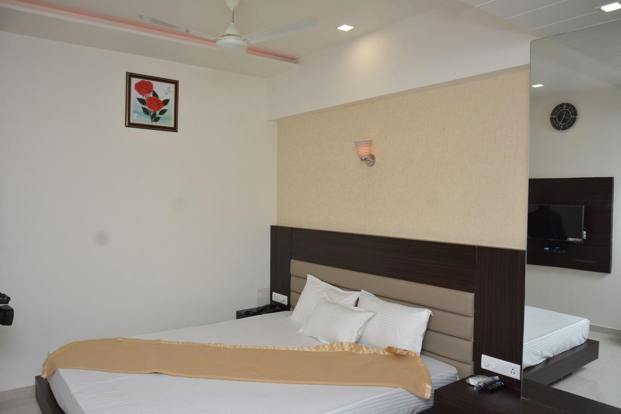 Hotel Darshan Rājula エクステリア 写真