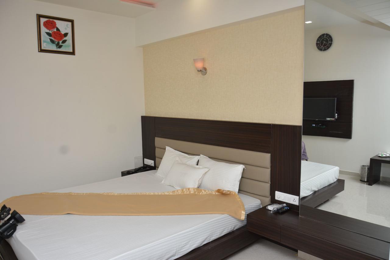 Hotel Darshan Rājula エクステリア 写真